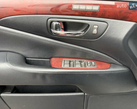 Белый Лексус ЛС, объемом двигателя 4.6 л и пробегом 142 тыс. км за 16300 $, фото 5 на Automoto.ua