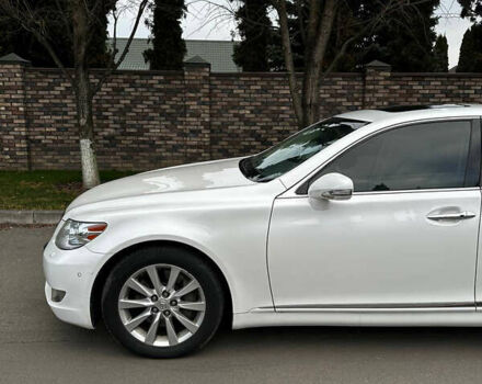 Белый Лексус ЛС, объемом двигателя 4.61 л и пробегом 173 тыс. км за 12999 $, фото 3 на Automoto.ua