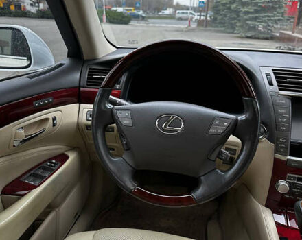 Білий Лексус ЛС, об'ємом двигуна 4.61 л та пробігом 173 тис. км за 13999 $, фото 31 на Automoto.ua