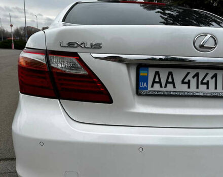 Білий Лексус ЛС, об'ємом двигуна 4.61 л та пробігом 173 тис. км за 13999 $, фото 5 на Automoto.ua