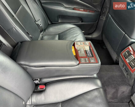 Белый Лексус ЛС, объемом двигателя 4.6 л и пробегом 142 тыс. км за 15900 $, фото 9 на Automoto.ua