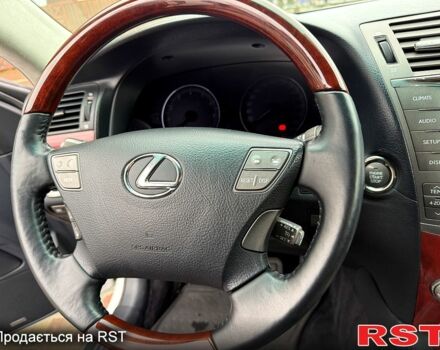 Белый Лексус ЛС, объемом двигателя 4.6 л и пробегом 141 тыс. км за 16500 $, фото 3 на Automoto.ua