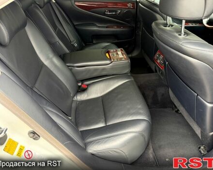 Белый Лексус ЛС, объемом двигателя 4.6 л и пробегом 141 тыс. км за 16500 $, фото 5 на Automoto.ua