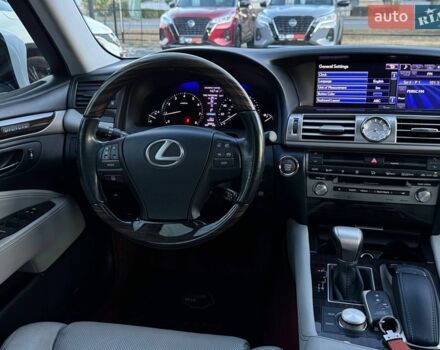 Белый Лексус ЛС, объемом двигателя 4.61 л и пробегом 135 тыс. км за 22500 $, фото 26 на Automoto.ua