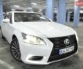 Білий Лексус ЛС, об'ємом двигуна 4.61 л та пробігом 130 тис. км за 27000 $, фото 1 на Automoto.ua