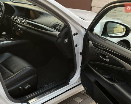 Белый Лексус ЛС, объемом двигателя 4.97 л и пробегом 203 тыс. км за 28700 $, фото 5 на Automoto.ua