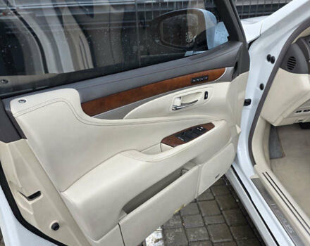 Белый Лексус ЛС, объемом двигателя 4.6 л и пробегом 111 тыс. км за 28000 $, фото 19 на Automoto.ua