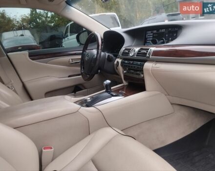 Белый Лексус ЛС, объемом двигателя 4.61 л и пробегом 238 тыс. км за 22500 $, фото 9 на Automoto.ua