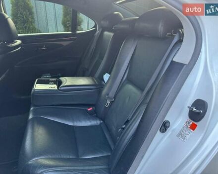 Белый Лексус ЛС, объемом двигателя 4.61 л и пробегом 170 тыс. км за 23000 $, фото 21 на Automoto.ua