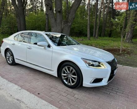 Белый Лексус ЛС, объемом двигателя 4.61 л и пробегом 170 тыс. км за 23000 $, фото 2 на Automoto.ua