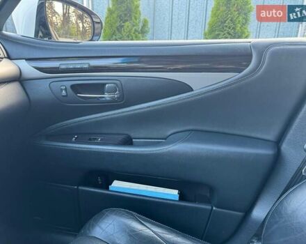 Белый Лексус ЛС, объемом двигателя 4.61 л и пробегом 170 тыс. км за 23000 $, фото 14 на Automoto.ua