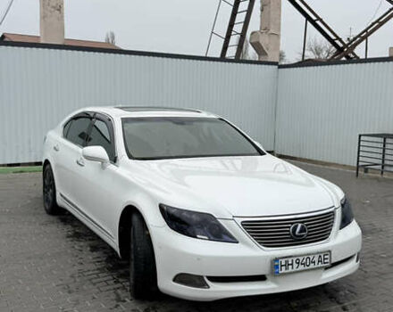 Білий Лексус ЛС, об'ємом двигуна 4.97 л та пробігом 320 тис. км за 12500 $, фото 1 на Automoto.ua