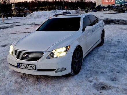 Білий Лексус ЛС, об'ємом двигуна 5 л та пробігом 180 тис. км за 15000 $, фото 1 на Automoto.ua