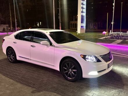 Білий Лексус ЛС, об'ємом двигуна 5 л та пробігом 330 тис. км за 11400 $, фото 1 на Automoto.ua