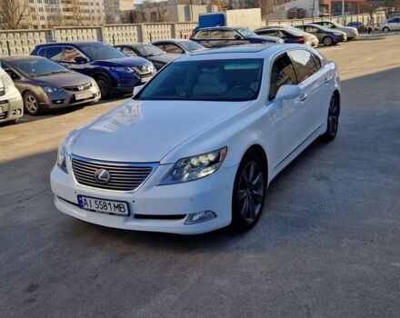 Білий Лексус ЛС, об'ємом двигуна 5 л та пробігом 190 тис. км за 10800 $, фото 1 на Automoto.ua