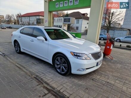 Белый Лексус ЛС, объемом двигателя 5 л и пробегом 190 тыс. км за 10000 $, фото 1 на Automoto.ua