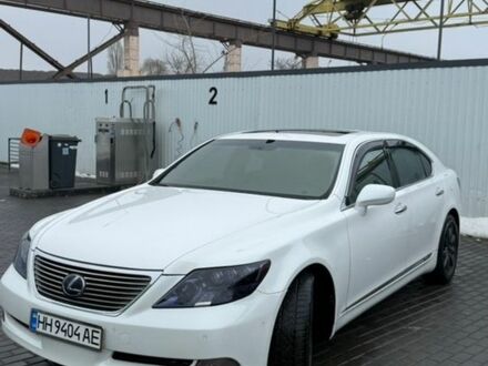 Білий Лексус ЛС, об'ємом двигуна 5 л та пробігом 330 тис. км за 10500 $, фото 1 на Automoto.ua