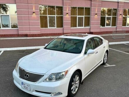Белый Лексус ЛС, объемом двигателя 4.6 л и пробегом 168 тыс. км за 12000 $, фото 1 на Automoto.ua