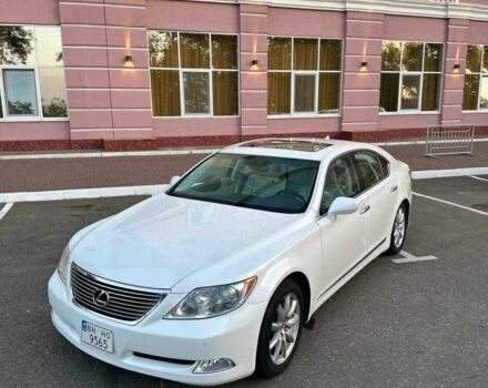 Белый Лексус ЛС, объемом двигателя 4.6 л и пробегом 168 тыс. км за 12000 $, фото 1 на Automoto.ua