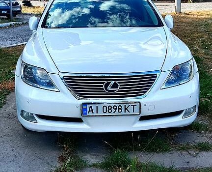 Білий Лексус ЛС, об'ємом двигуна 4.6 л та пробігом 152 тис. км за 12500 $, фото 1 на Automoto.ua