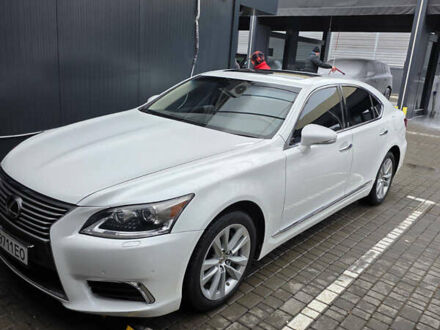 Белый Лексус ЛС, объемом двигателя 4.6 л и пробегом 111 тыс. км за 28000 $, фото 1 на Automoto.ua
