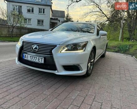 Белый Лексус ЛС, объемом двигателя 4.61 л и пробегом 170 тыс. км за 23000 $, фото 1 на Automoto.ua