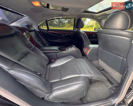 Лексус ЛС 2006 у Кам'янське (Дніпродзержинськ) на Automoto.ua Чорний Лексус ЛС, об'ємом двигуна 4.61 л та пробігом 218 тис. км за 10200 $, фото 8 на Automoto.ua