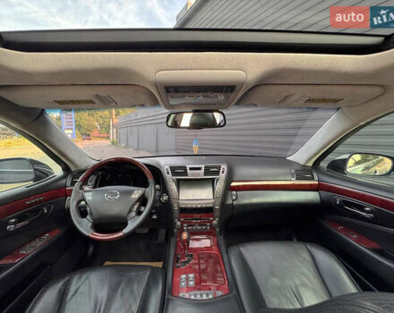 Лексус ЛС 2006 у Кам'янське (Дніпродзержинськ) на Automoto.ua Чорний Лексус ЛС, об'ємом двигуна 4.61 л та пробігом 218 тис. км за 10200 $, фото 5 на Automoto.ua