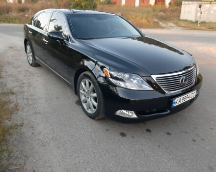 Черный Лексус ЛС, объемом двигателя 5 л и пробегом 229 тыс. км за 10500 $, фото 12 на Automoto.ua