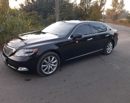 Черный Лексус ЛС, объемом двигателя 5 л и пробегом 229 тыс. км за 10500 $, фото 16 на Automoto.ua