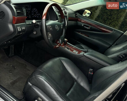 Черный Лексус ЛС, объемом двигателя 4.6 л и пробегом 175 тыс. км за 9900 $, фото 26 на Automoto.ua