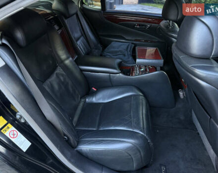 Черный Лексус ЛС, объемом двигателя 4.61 л и пробегом 300 тыс. км за 9900 $, фото 4 на Automoto.ua