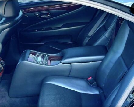 Черный Лексус ЛС, объемом двигателя 4.6 л и пробегом 285 тыс. км за 13000 $, фото 1 на Automoto.ua