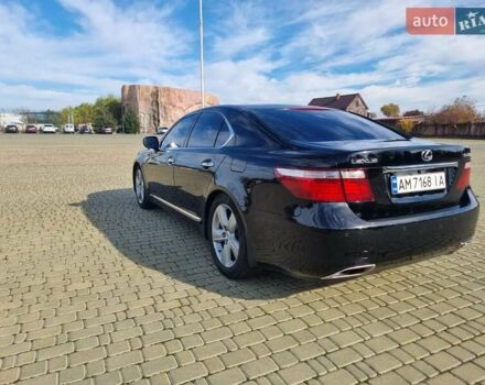 Черный Лексус ЛС, объемом двигателя 4.6 л и пробегом 246 тыс. км за 12500 $, фото 4 на Automoto.ua