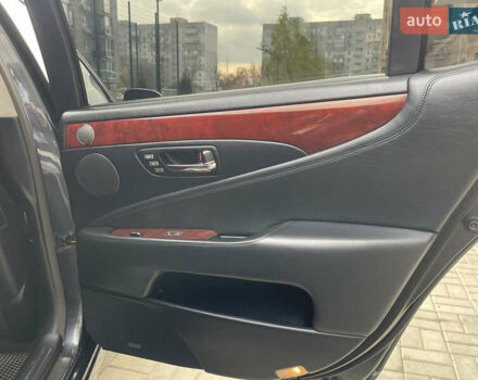 Черный Лексус ЛС, объемом двигателя 4.61 л и пробегом 355 тыс. км за 9400 $, фото 15 на Automoto.ua