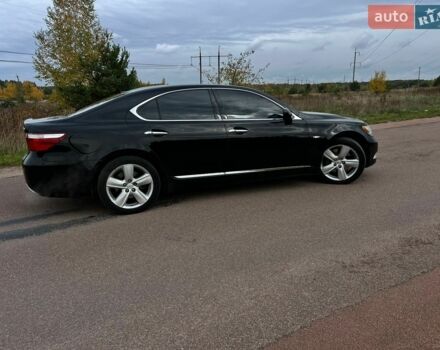 Черный Лексус ЛС, объемом двигателя 4.61 л и пробегом 229 тыс. км за 12000 $, фото 4 на Automoto.ua