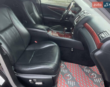 Черный Лексус ЛС, объемом двигателя 4.61 л и пробегом 235 тыс. км за 11999 $, фото 35 на Automoto.ua