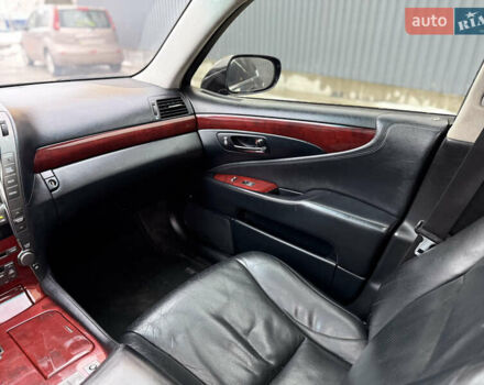 Чорний Лексус ЛС, об'ємом двигуна 4.6 л та пробігом 260 тис. км за 6999 $, фото 28 на Automoto.ua