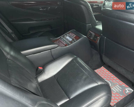 Черный Лексус ЛС, объемом двигателя 4.61 л и пробегом 235 тыс. км за 11999 $, фото 44 на Automoto.ua