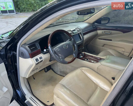 Черный Лексус ЛС, объемом двигателя 4.61 л и пробегом 217 тыс. км за 6900 $, фото 9 на Automoto.ua