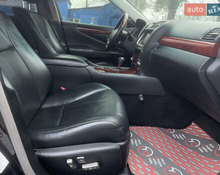 Черный Лексус ЛС, объемом двигателя 4.61 л и пробегом 235 тыс. км за 11999 $, фото 34 на Automoto.ua