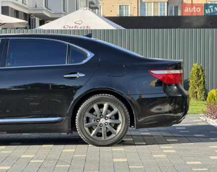 Черный Лексус ЛС, объемом двигателя 4.6 л и пробегом 251 тыс. км за 13500 $, фото 5 на Automoto.ua