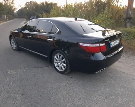 Черный Лексус ЛС, объемом двигателя 5 л и пробегом 229 тыс. км за 10500 $, фото 17 на Automoto.ua