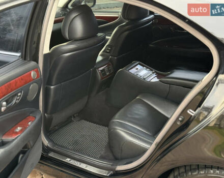 Черный Лексус ЛС, объемом двигателя 4.97 л и пробегом 222 тыс. км за 9900 $, фото 18 на Automoto.ua