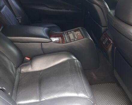 Черный Лексус ЛС, объемом двигателя 5 л и пробегом 229 тыс. км за 10500 $, фото 10 на Automoto.ua