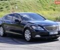 Черный Лексус ЛС, объемом двигателя 4.6 л и пробегом 320 тыс. км за 10000 $, фото 1 на Automoto.ua