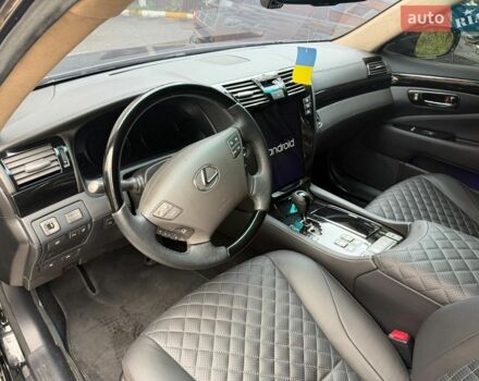 Черный Лексус ЛС, объемом двигателя 4.61 л и пробегом 178 тыс. км за 12300 $, фото 4 на Automoto.ua