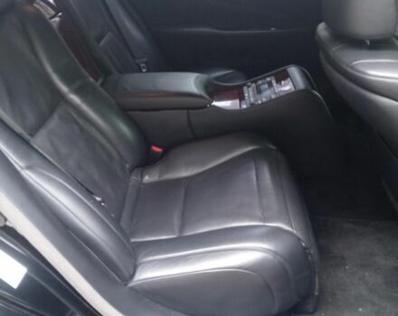 Черный Лексус ЛС, объемом двигателя 4.6 л и пробегом 142 тыс. км за 16000 $, фото 13 на Automoto.ua