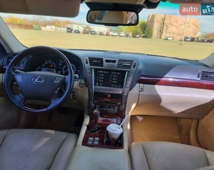 Черный Лексус ЛС, объемом двигателя 4.61 л и пробегом 246 тыс. км за 11500 $, фото 12 на Automoto.ua