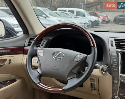 Черный Лексус ЛС, объемом двигателя 4.61 л и пробегом 138 тыс. км за 9999 $, фото 16 на Automoto.ua